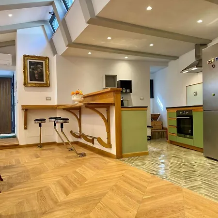 Spacious Loft In Aventine Area Apartmán *