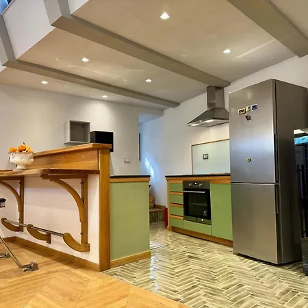 Spacious Loft In Aventine Area Apartmán